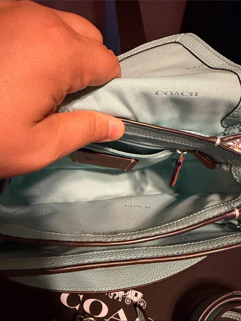 Coach compact pebble